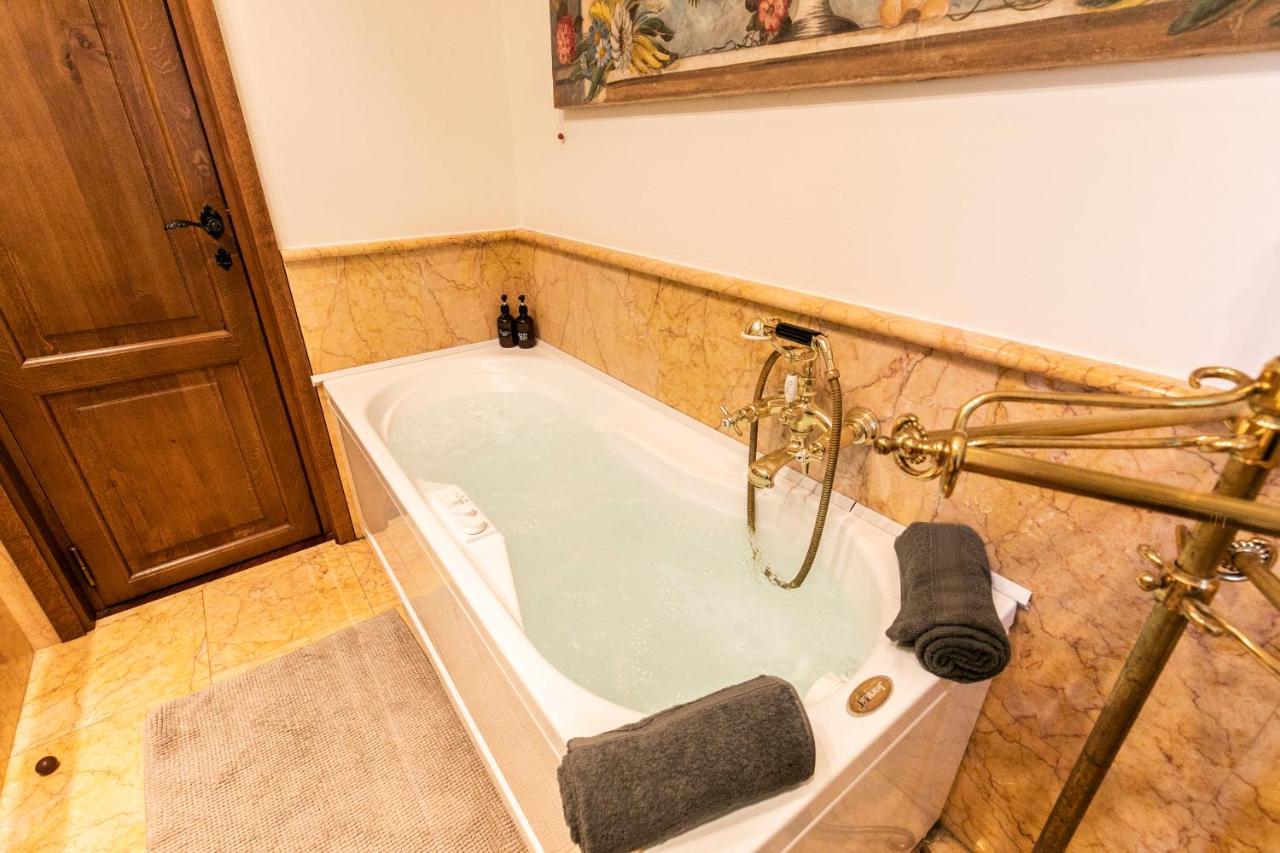 Klimt - Jacuzzi 5 Star - Luxury Design Apartment Milaan Buitenkant foto