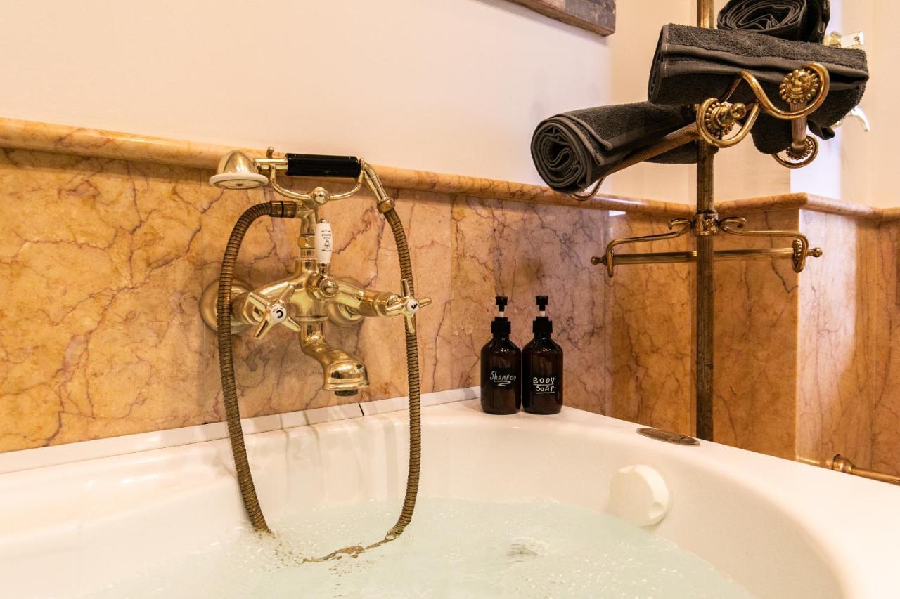Klimt - Jacuzzi 5 Star - Luxury Design Apartment Milaan Buitenkant foto
